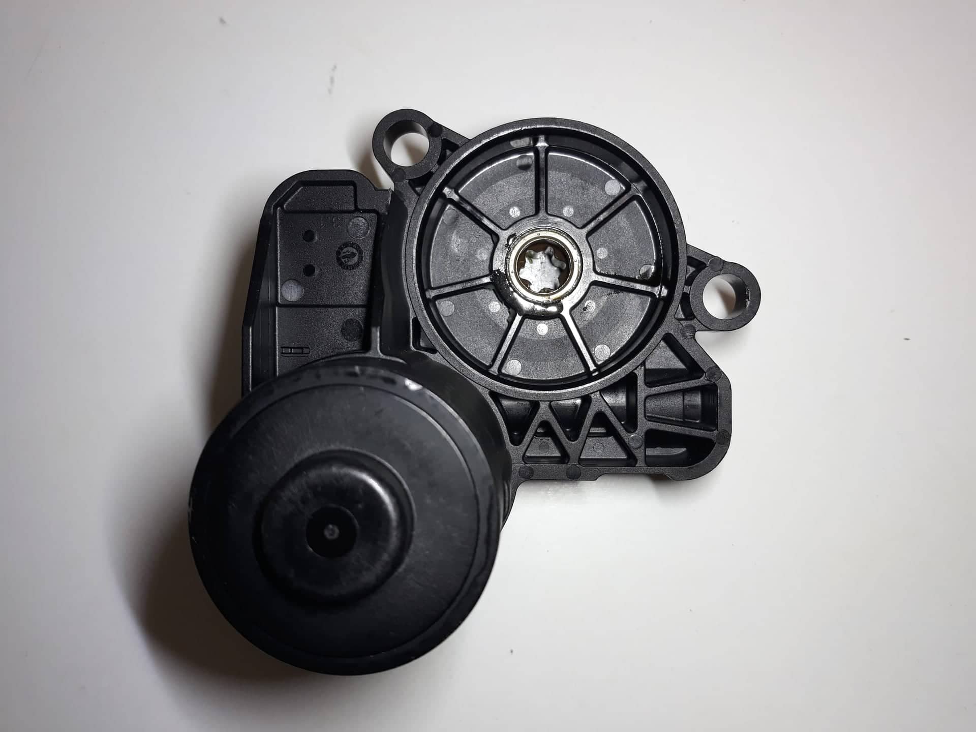 Servomotor brzdového třmenu